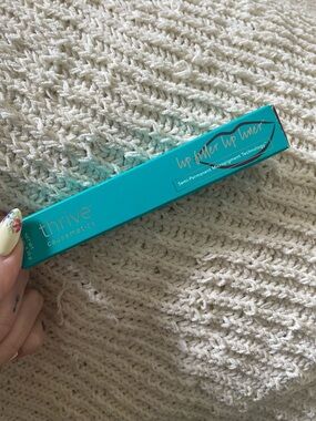 thrive causemetics turquoise lip liner box